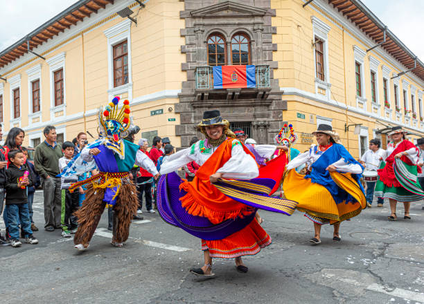The carnival of Quito is a celebration that takes place every year in the capital of Ecuador. This is one of the largest celebrations of the city that involves each of the neighborhoods and districts of the city, which celebrate their festivities individually.

The city of Quito celebrates carnivals in a big way and commemorates all the cultural diversity found in the region, giving way to a wide variety of celebrations and festivals, all full of color and enthusiasm. Every corner of the city is filled with dancers, samba groups and national artists to celebrate the festivities that are organized by the different government agencies and the city government.